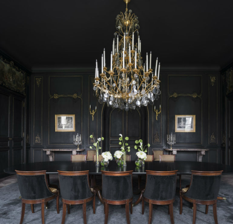 how-to-decorate-dramatic-dining-rooms-with-smart-dining-chairs-5